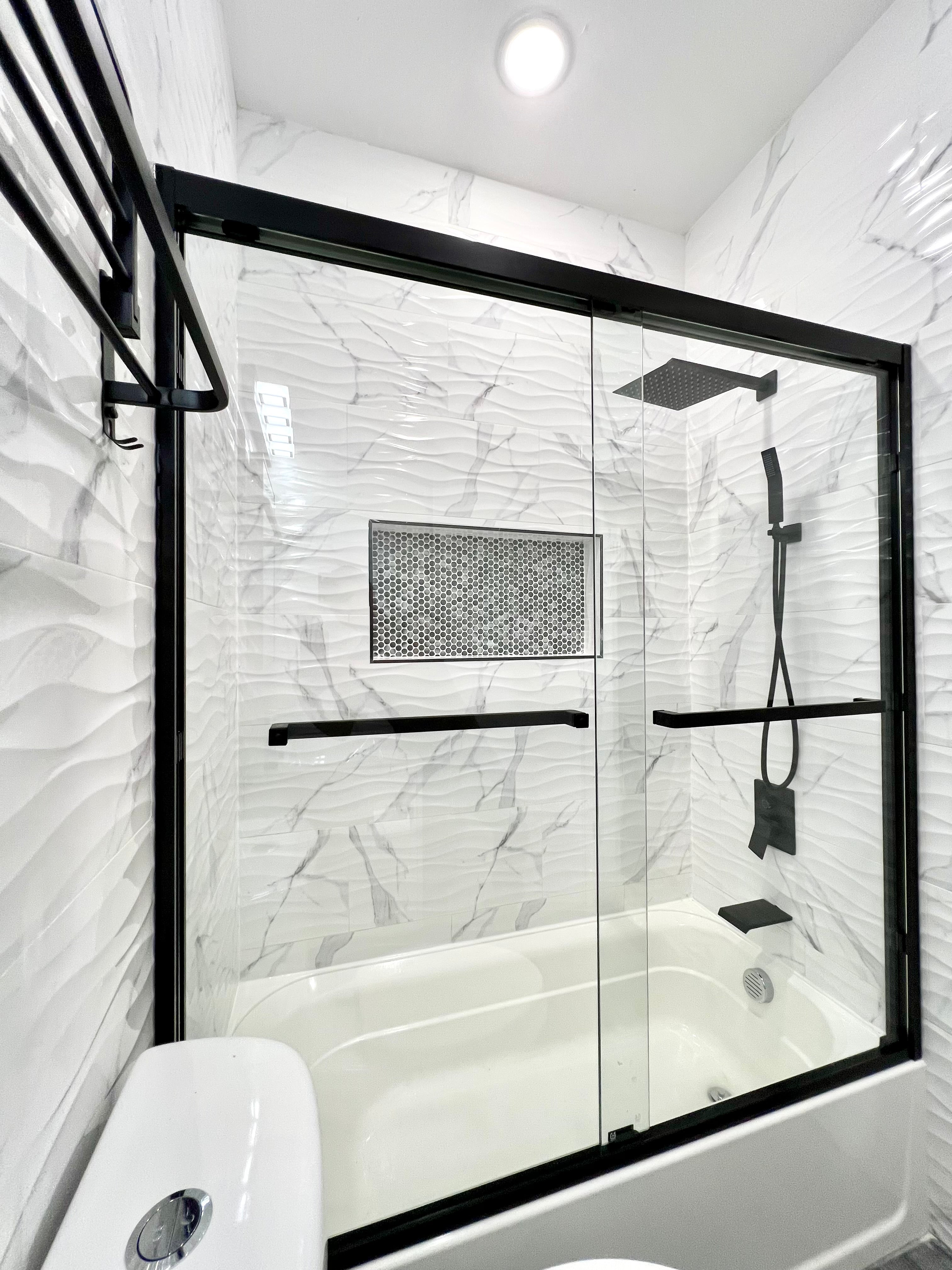 D-7 DOUBLE SLIDING BATHTUB