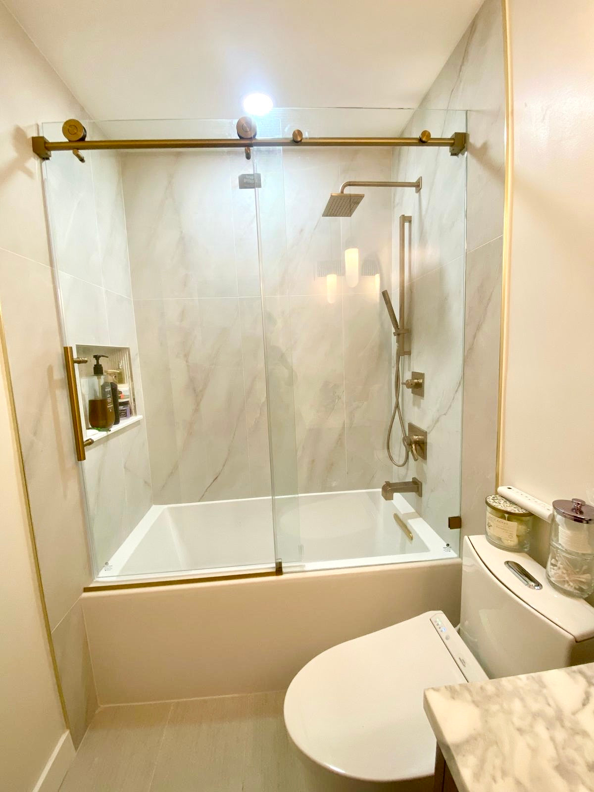 D-4 SINGLE SLIDING DOOR BATHTUB