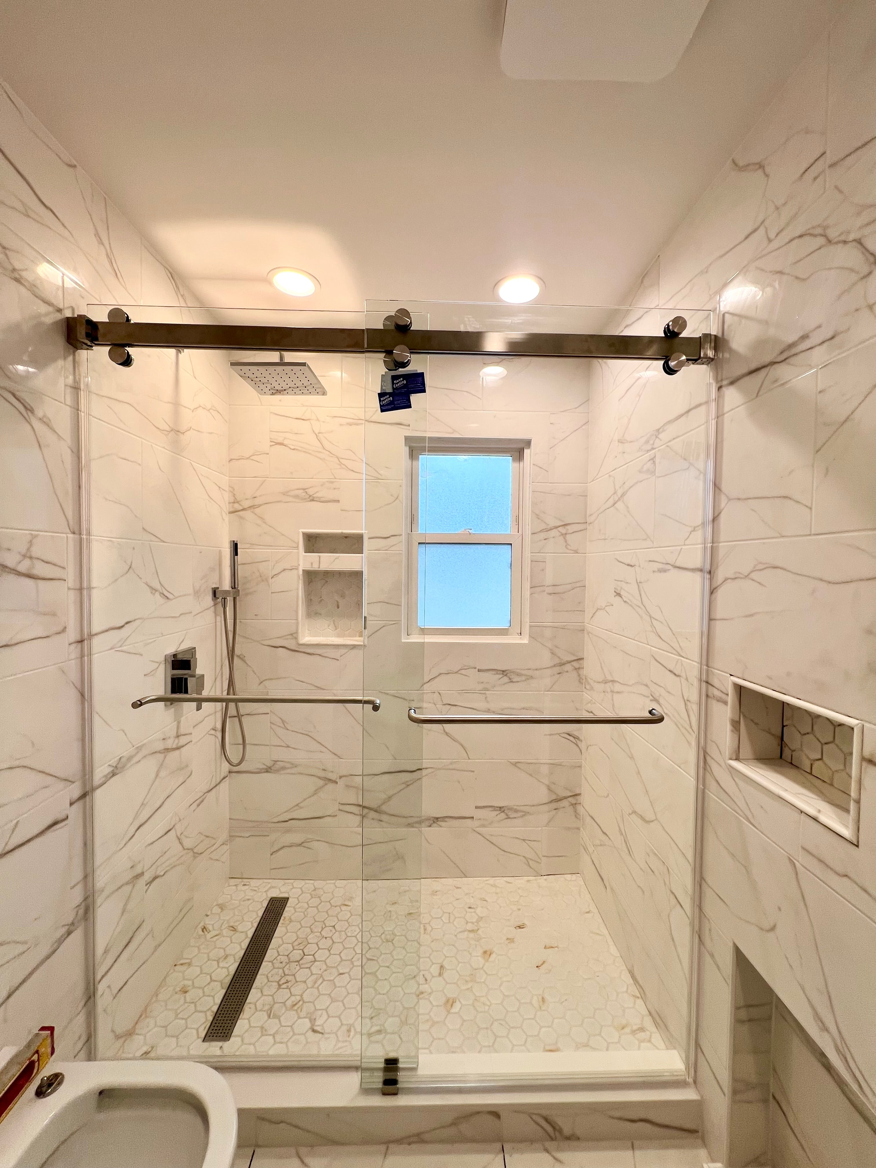 D-2 DOUBLE SLIDING DOOR BATHTUB