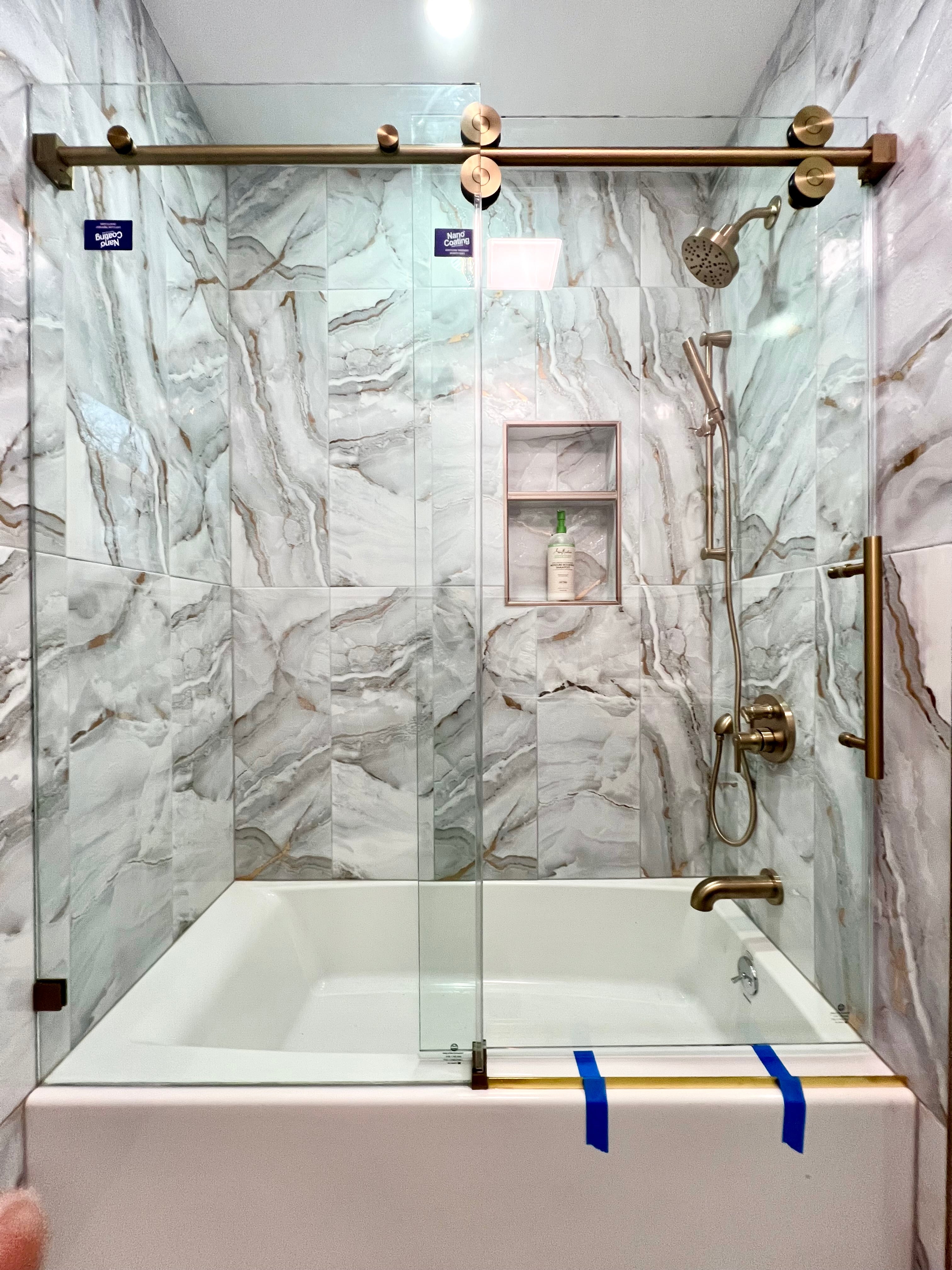 D-4 SINGLE SLIDING DOOR BATHTUB