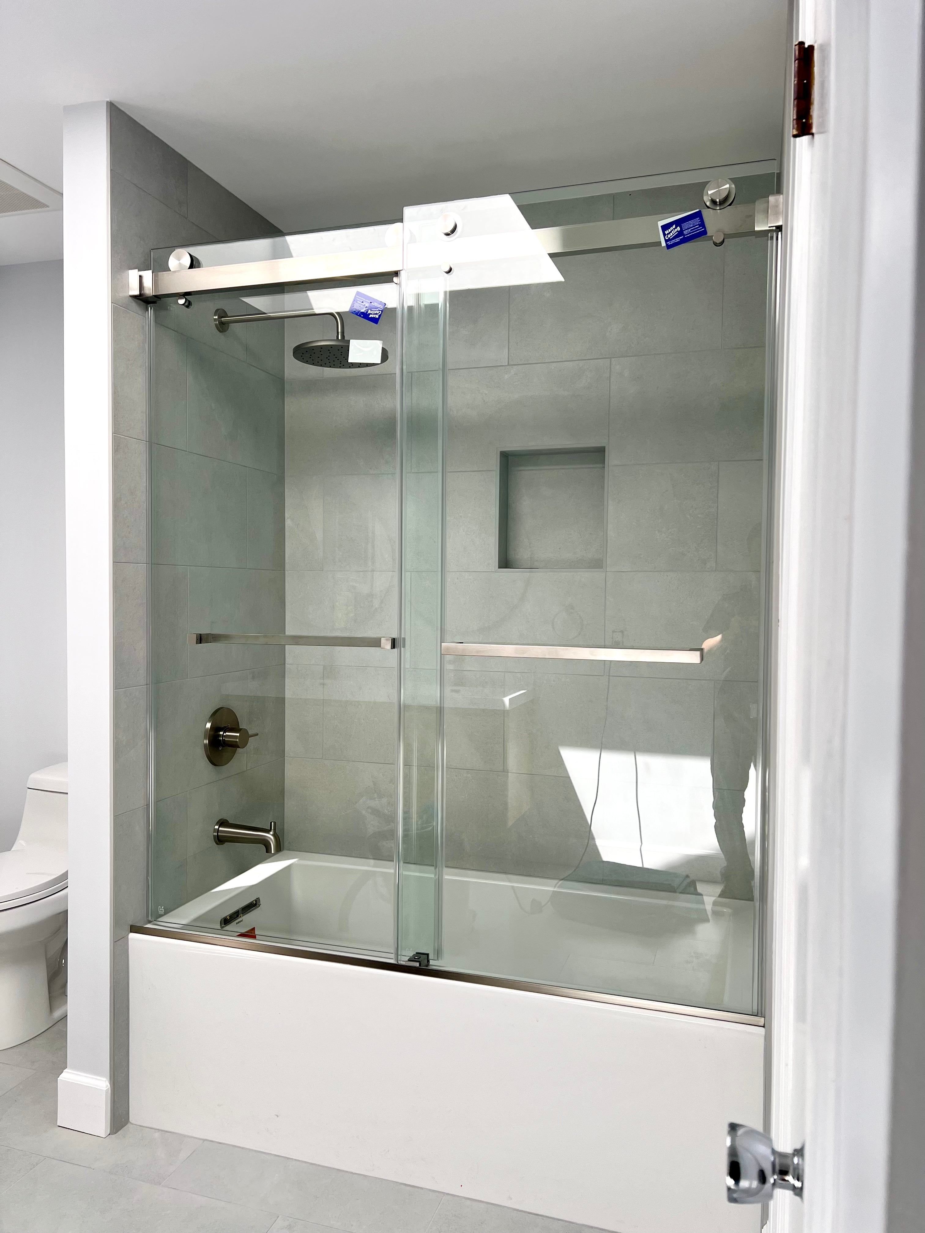 D-1 DOUBLE SLIDING 66' Height Bath Tub